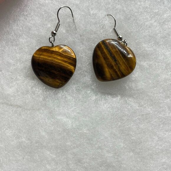 Vintage Jewelry - Vintage tiger eye heart shaped dangle earrings.